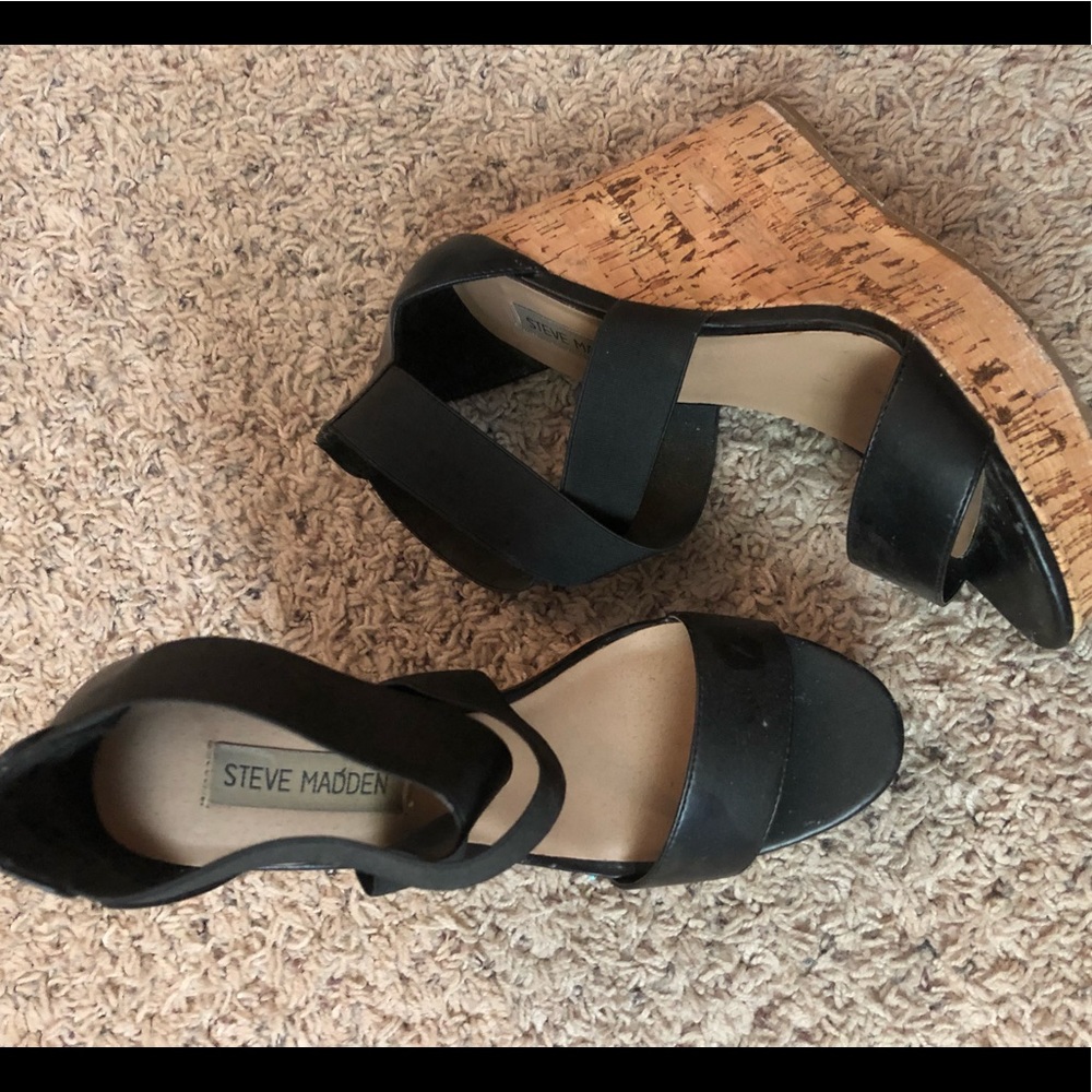 Steve madden black wedges